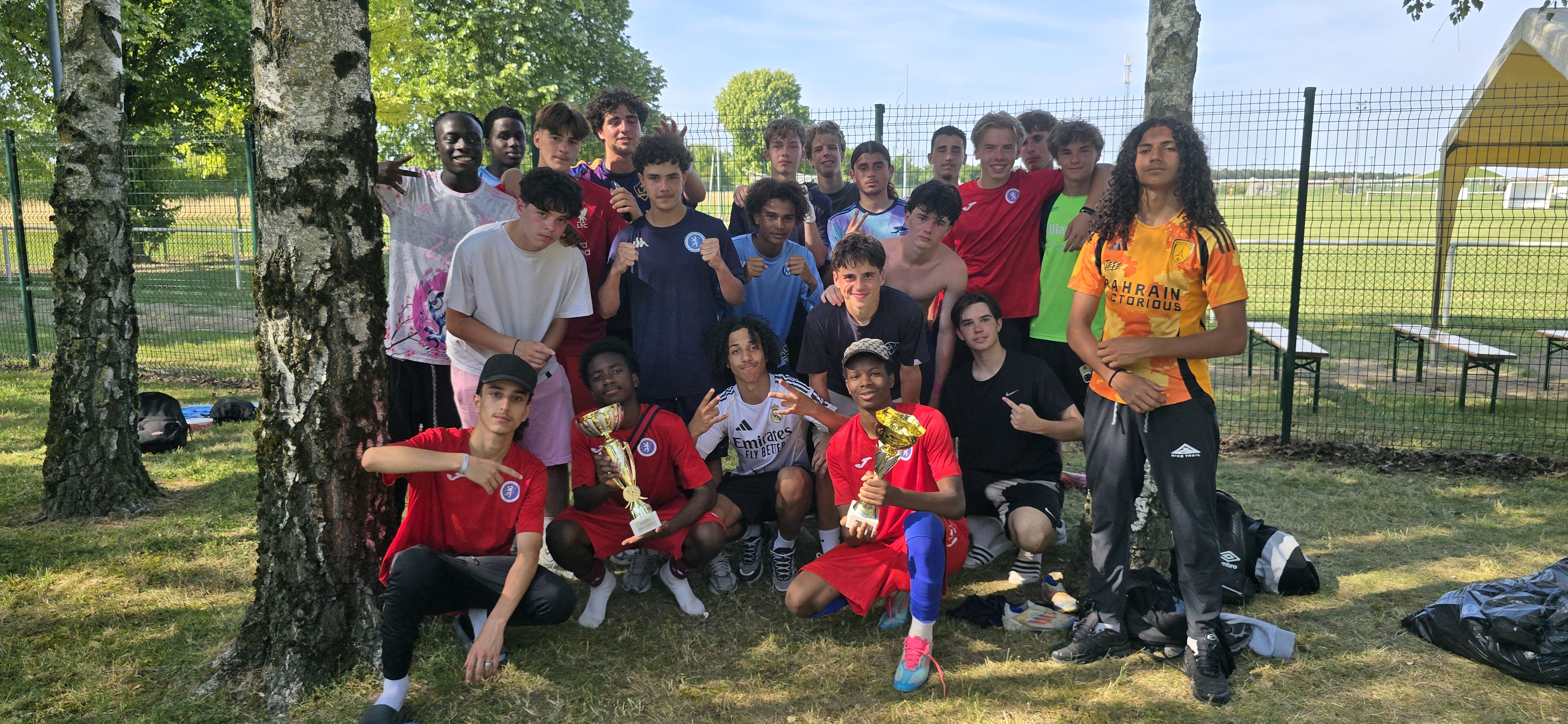 Tournoi de Bétheniville — juin 2026, les deux équipes du FC Bezannes 2050 sur le podium